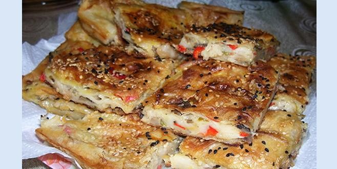 Mantarlı tel tel açma böreği